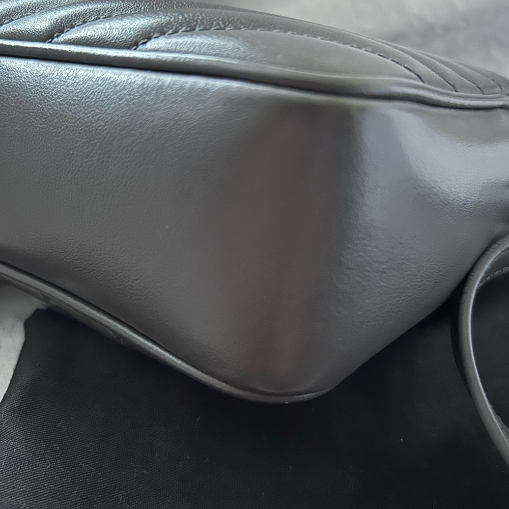 Authentic Saint Laurent Lou Camera Bag in Gray chevron quilted leather - Picture 5 of 13